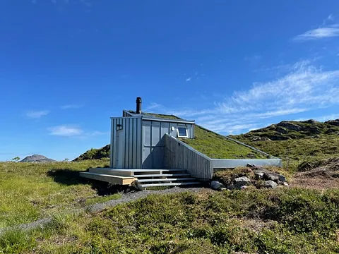 Hytte med utsikt i vakker natur