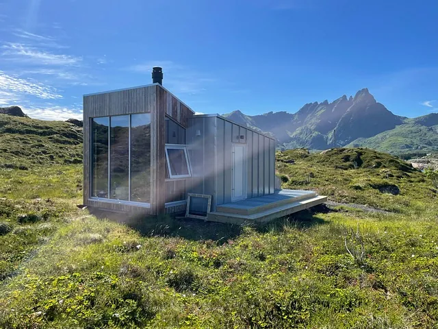 Hytte med utsikt i vakker natur